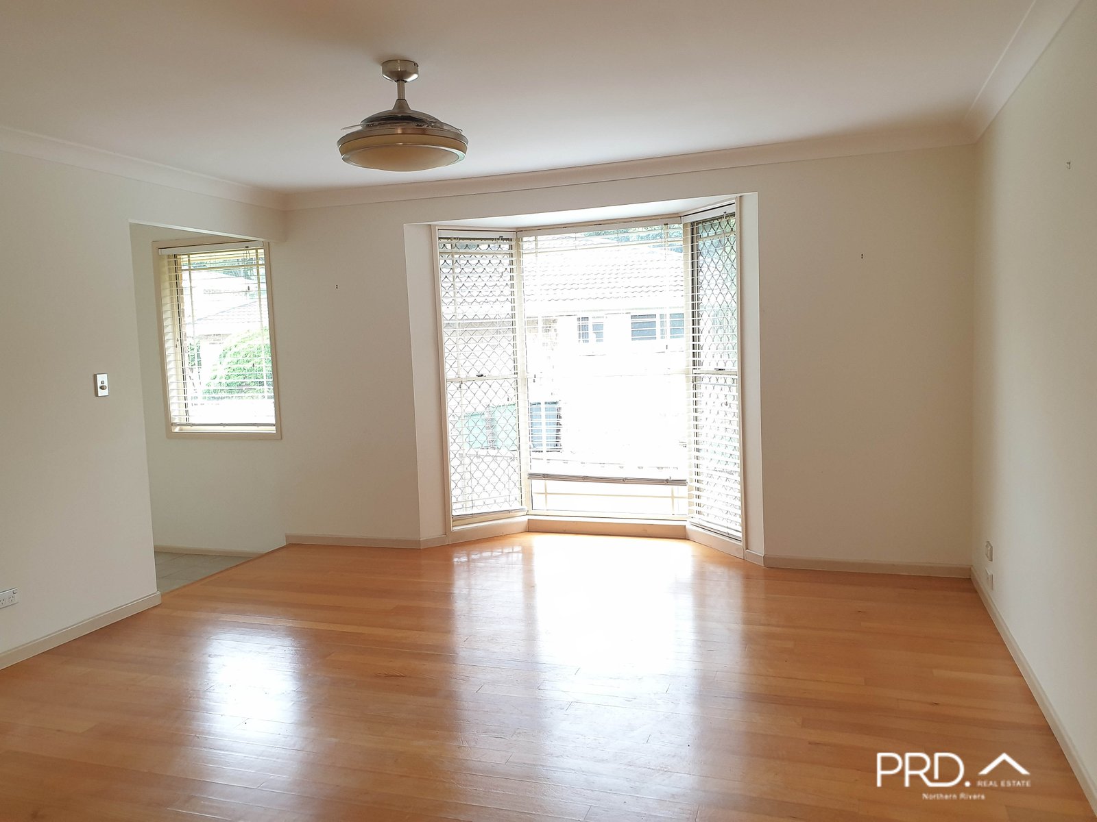 1/9 Stanley Court GOONELLABAH 2