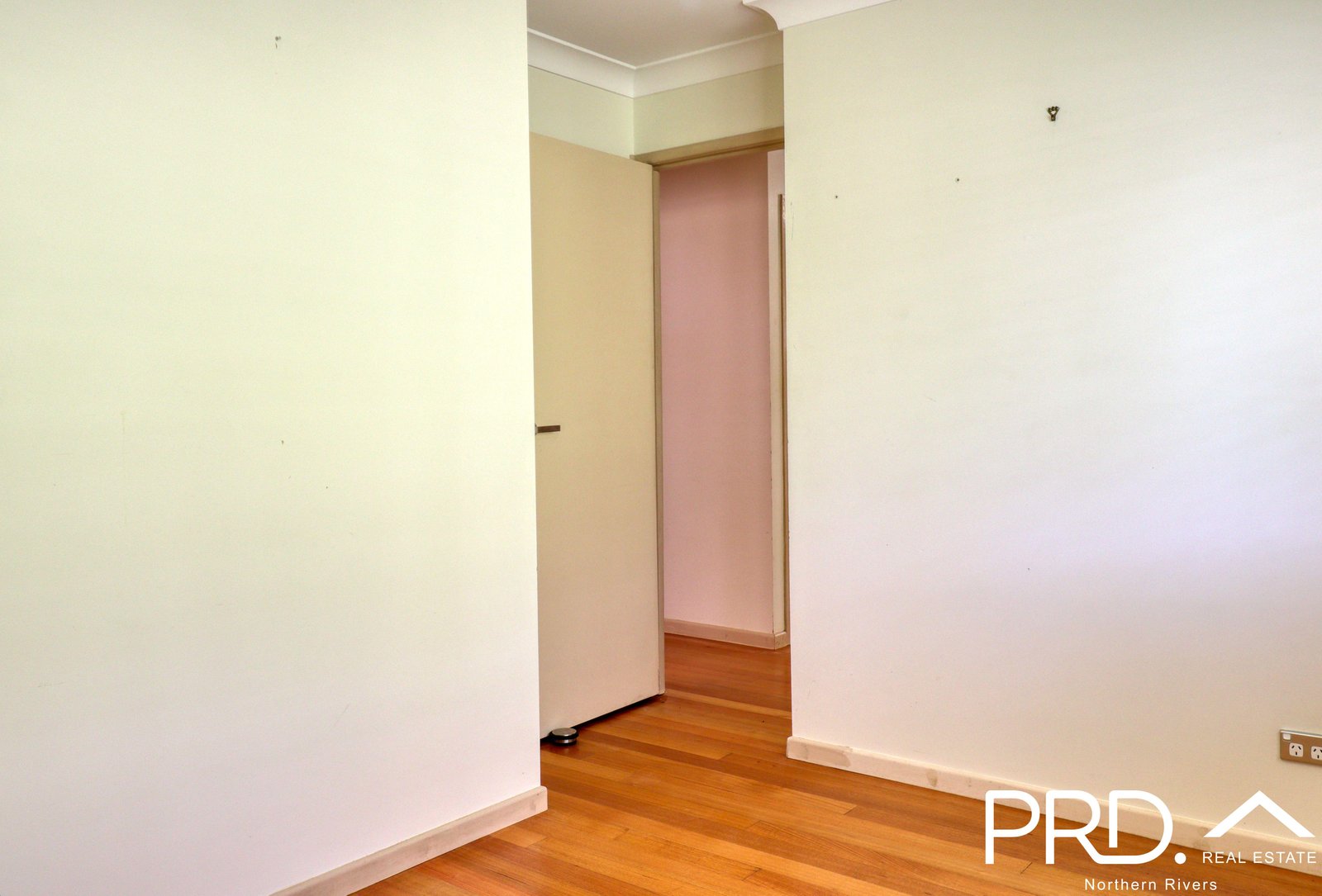 1/9 Stanley Court GOONELLABAH 12