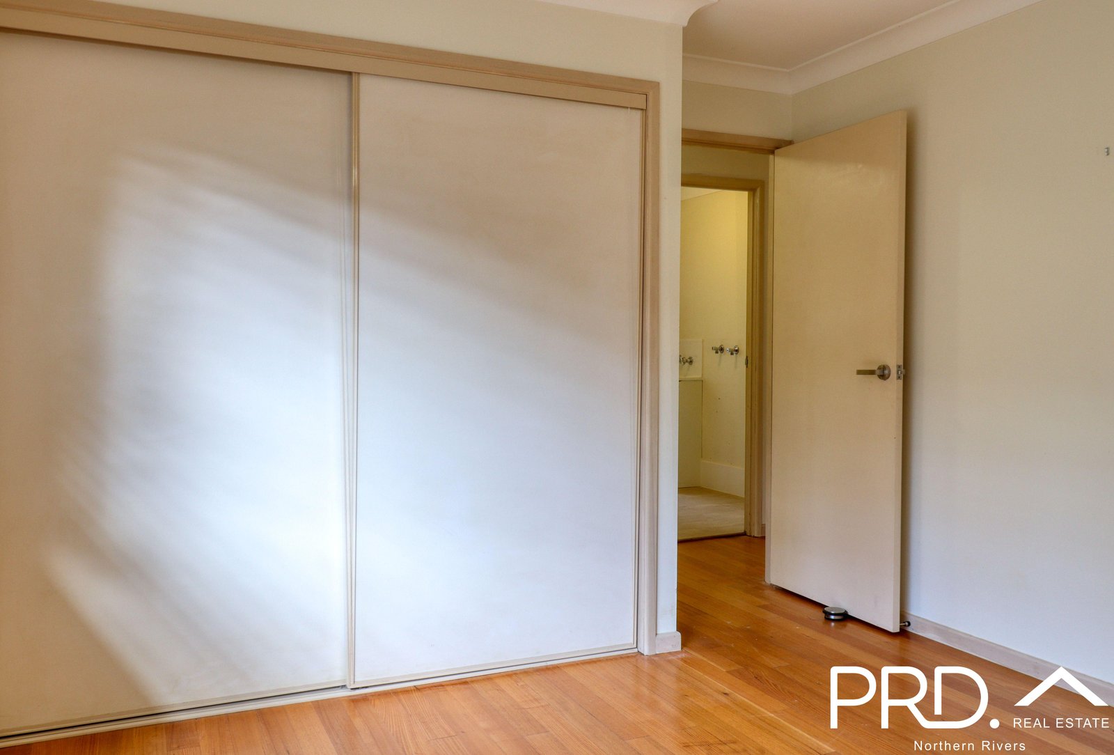 1/9 Stanley Court GOONELLABAH 15