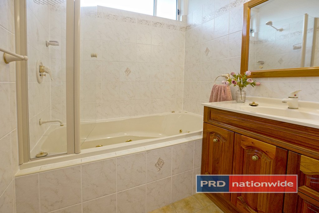 19 Stapley Street KINGSWOOD 8