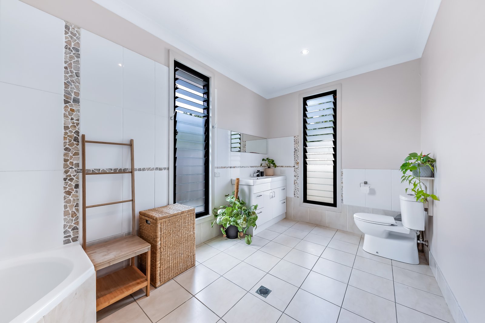 19 Stormvogel Drive MANDALAY 5