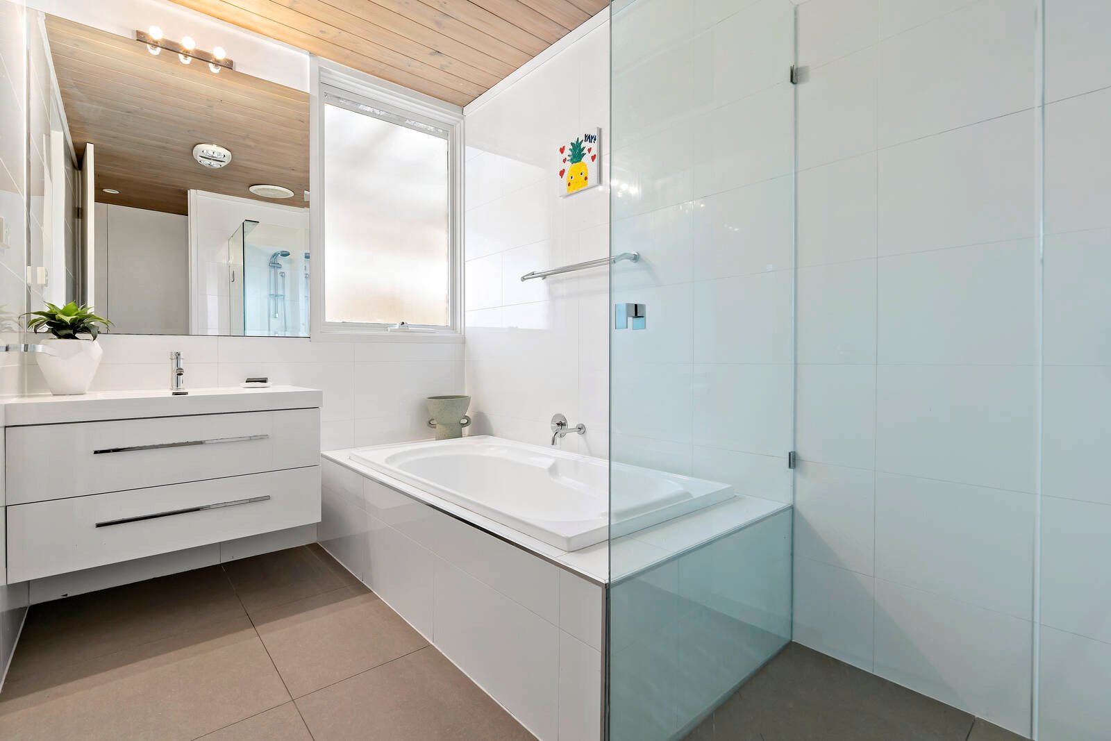 Real Estate and Property in 19 Sunset Avenue, Templestowe, VIC