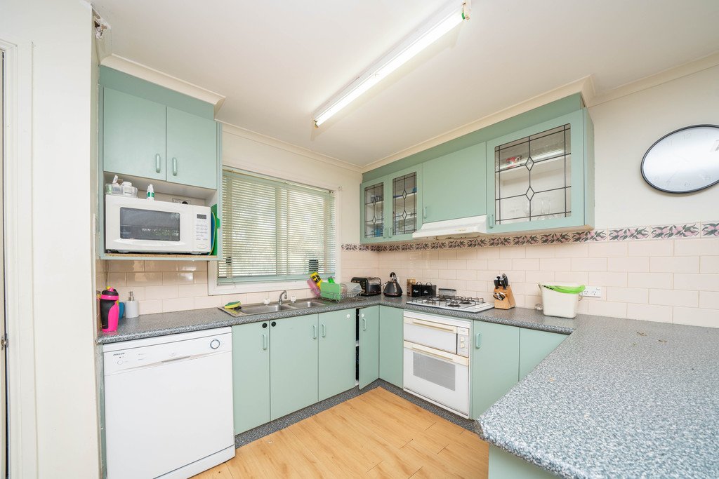 19 Swan Street FLOWERDALE 4