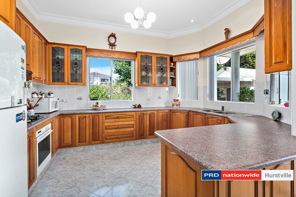 19 Taunton Rd  HURSTVILLE 2