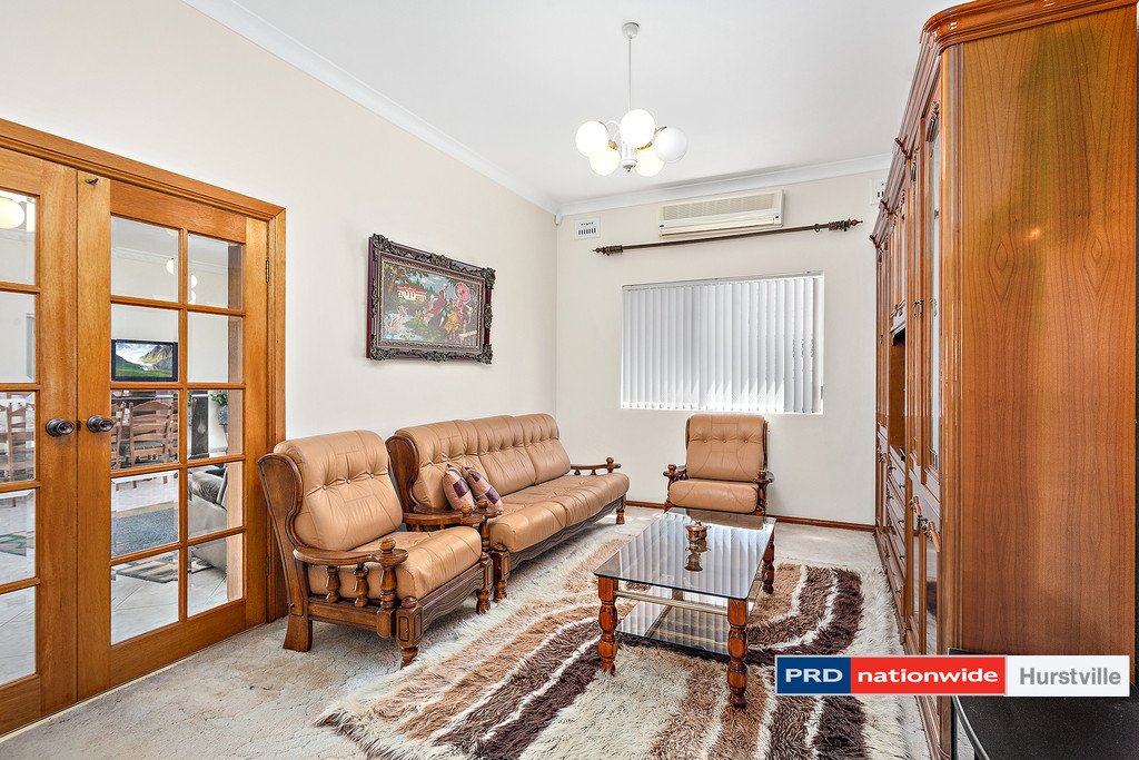 19 Taunton Road HURSTVILLE 4