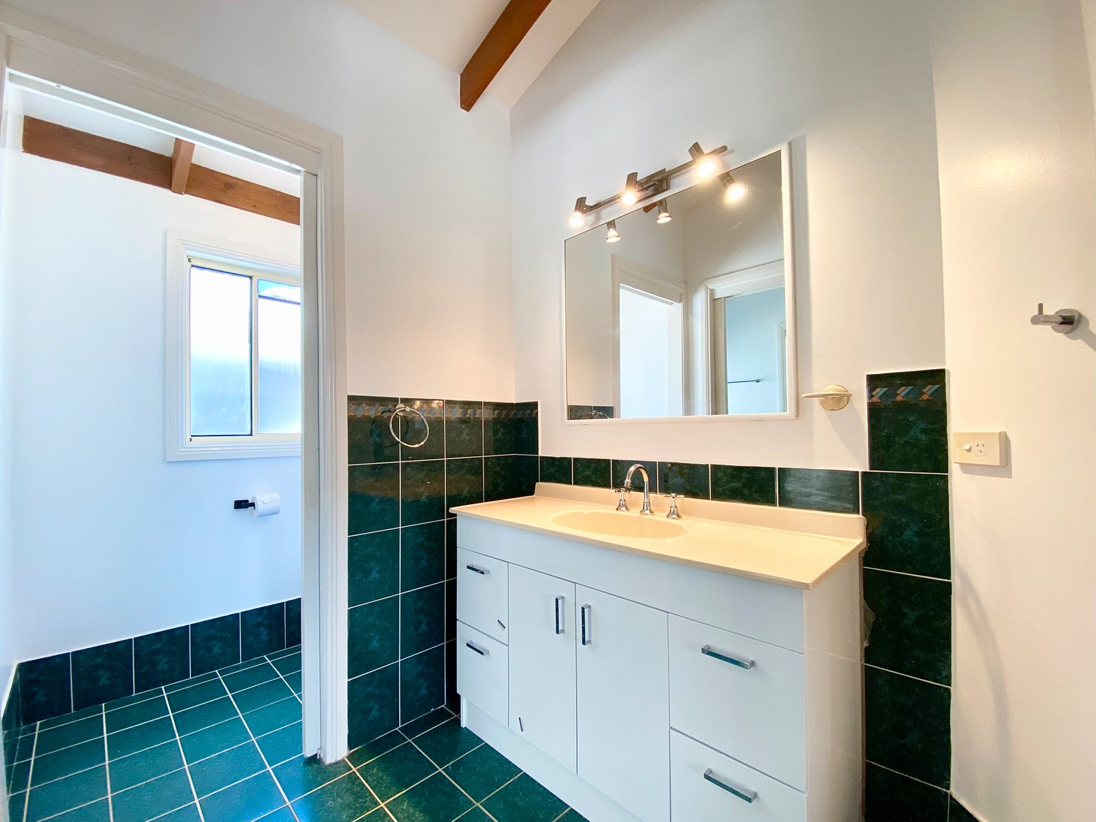 19 Taylor Road TAYLORS BEACH 26