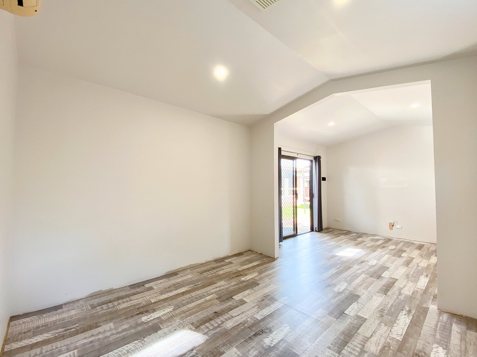 19 Taylor Road TAYLORS BEACH 32