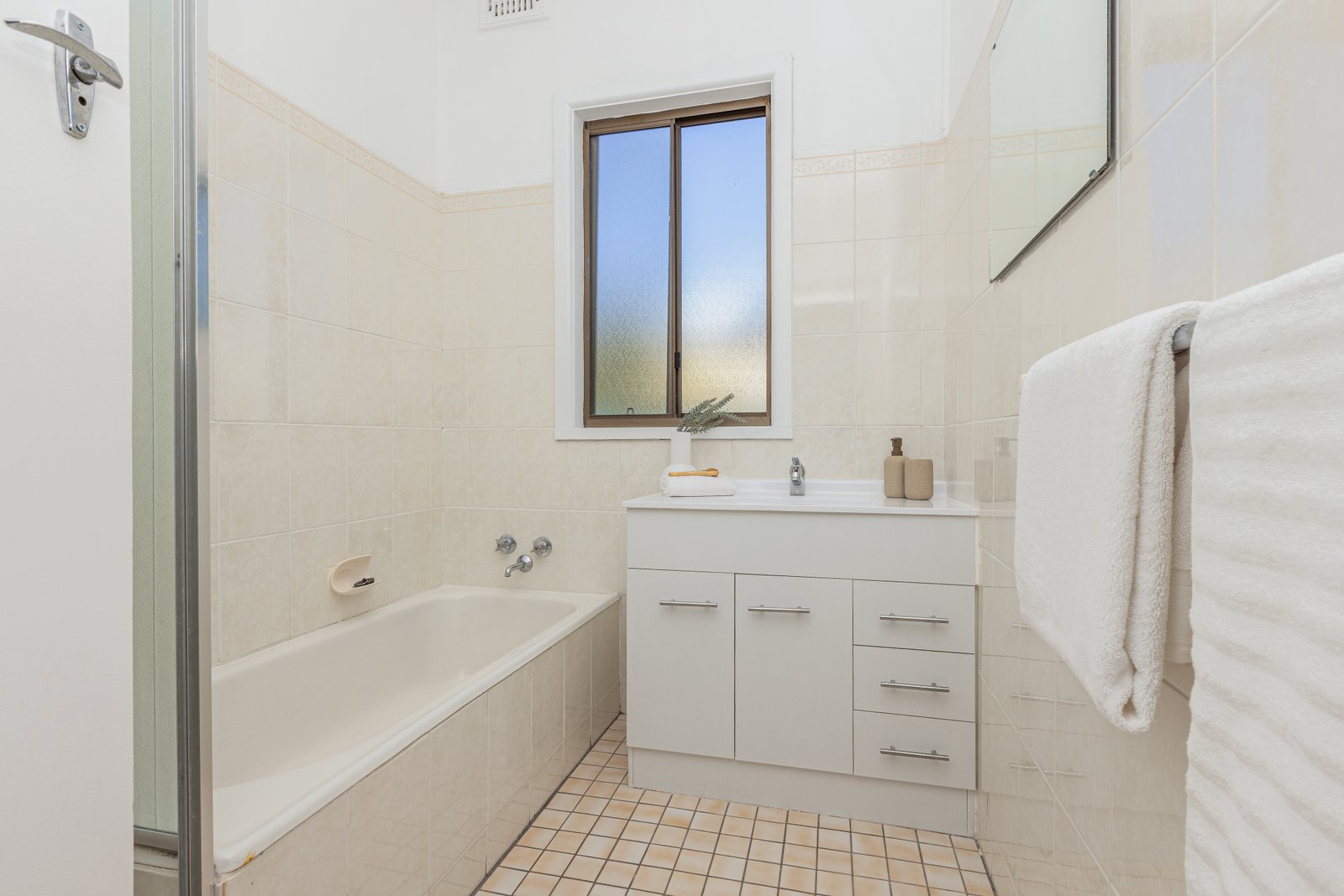 19 Tenambit Street EAST MAITLAND 12