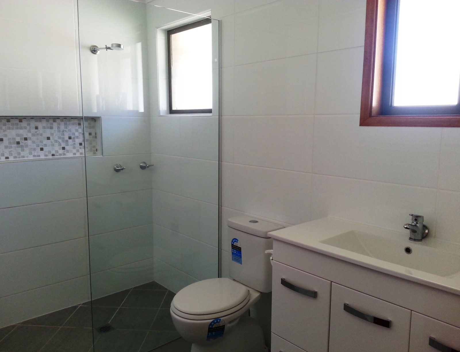 19 The Parade NORTH HAVEN 5