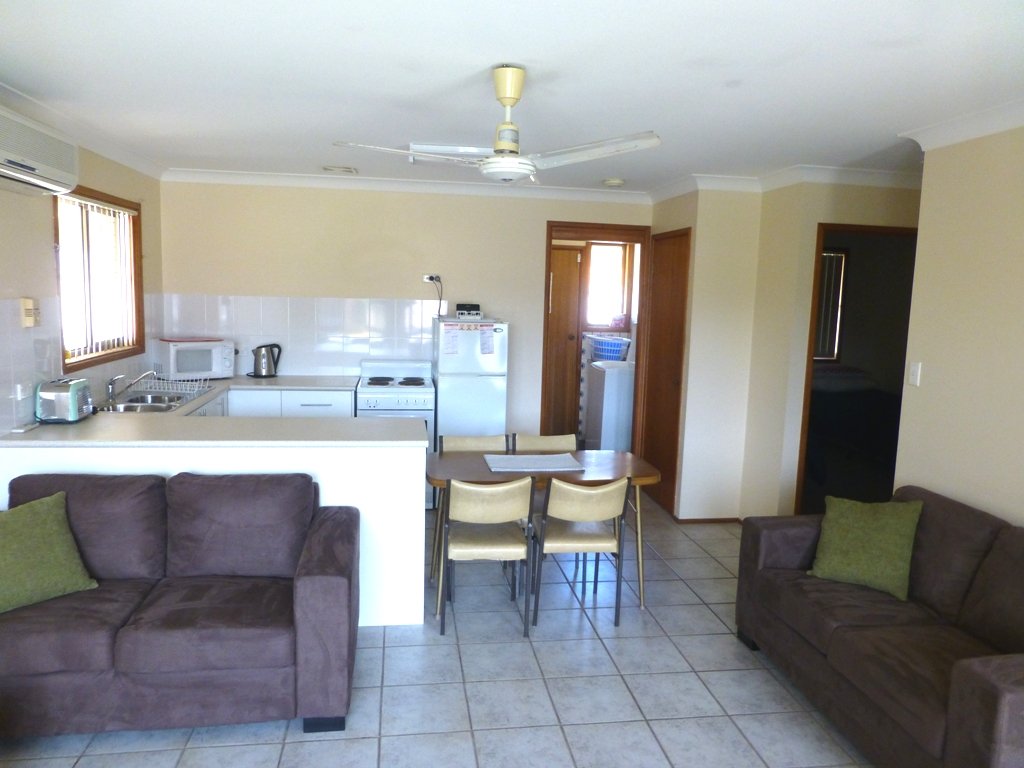 19 The Parade NORTH HAVEN 9