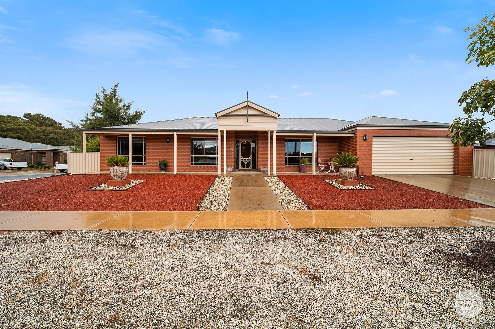 19 Thomas Drive MARONG 1