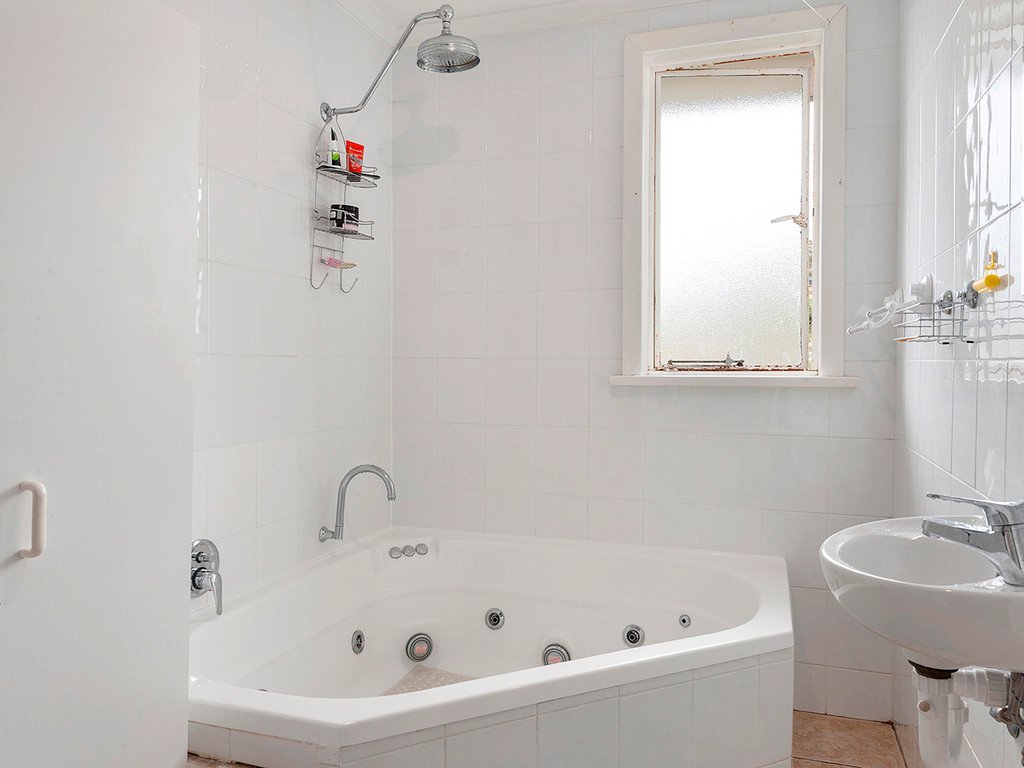 19 Tootonga Street CHIGWELL 10