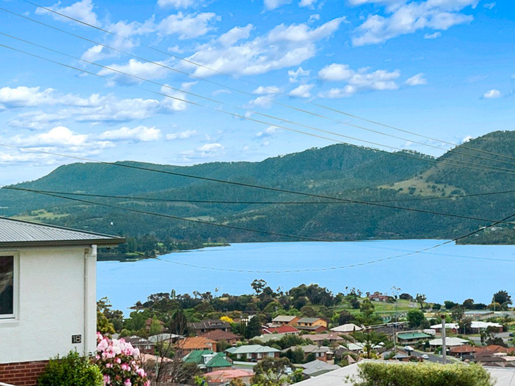 19 Tootonga Street CHIGWELL 18