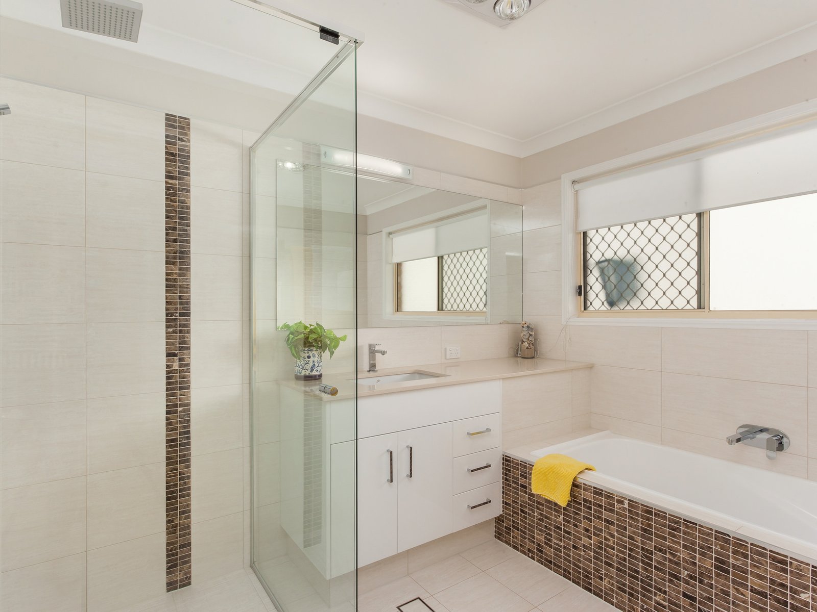 19 Trinity Place ROBINA 16