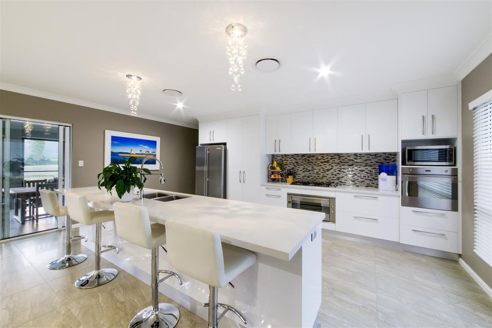 19 Tucker Road RIORDANVALE 3