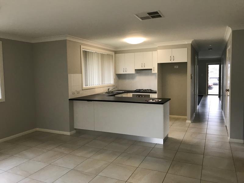 19 Tulipwood Crescent TAMWORTH 4