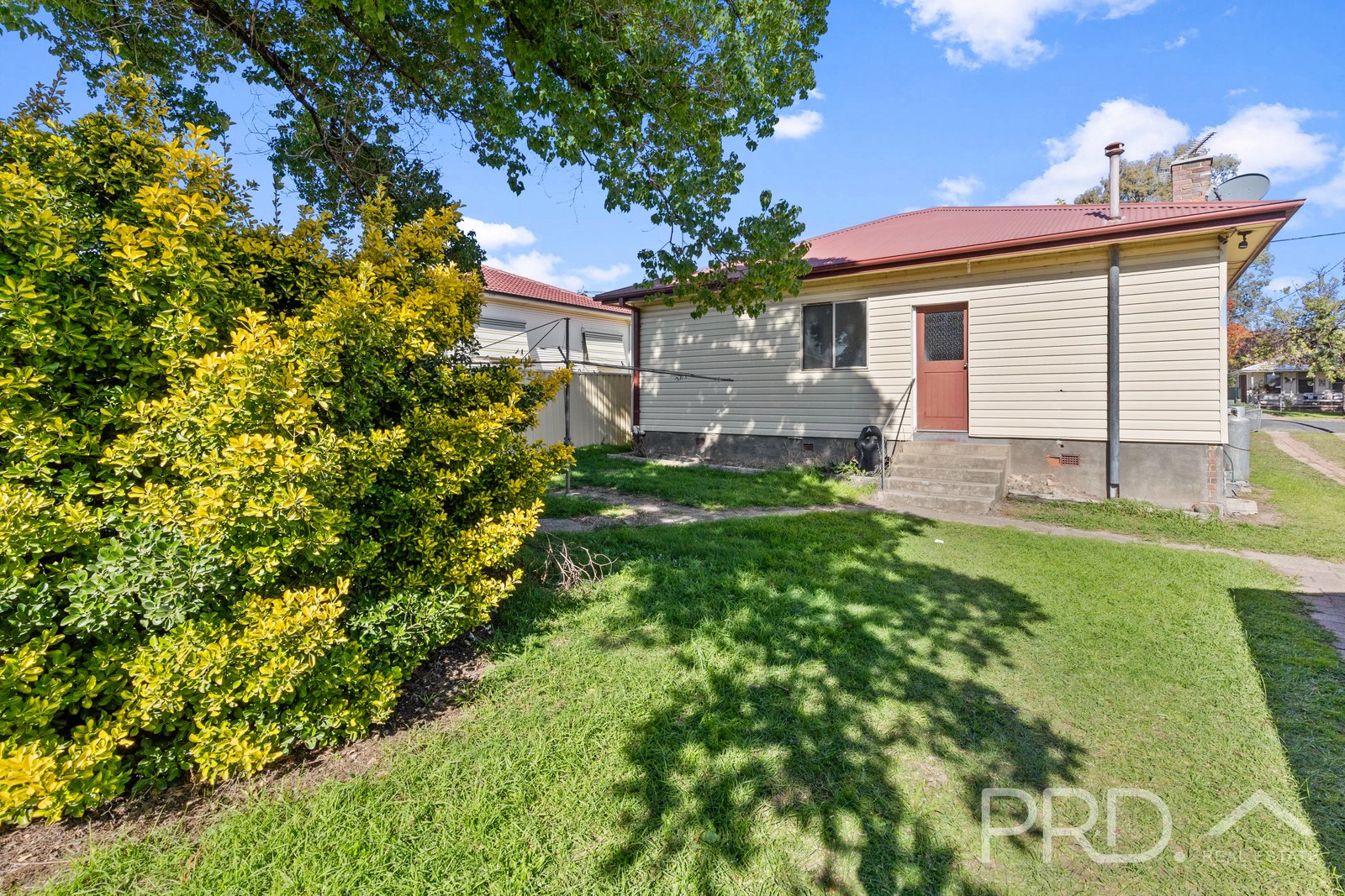 19 Tumut Street TUMUT 14