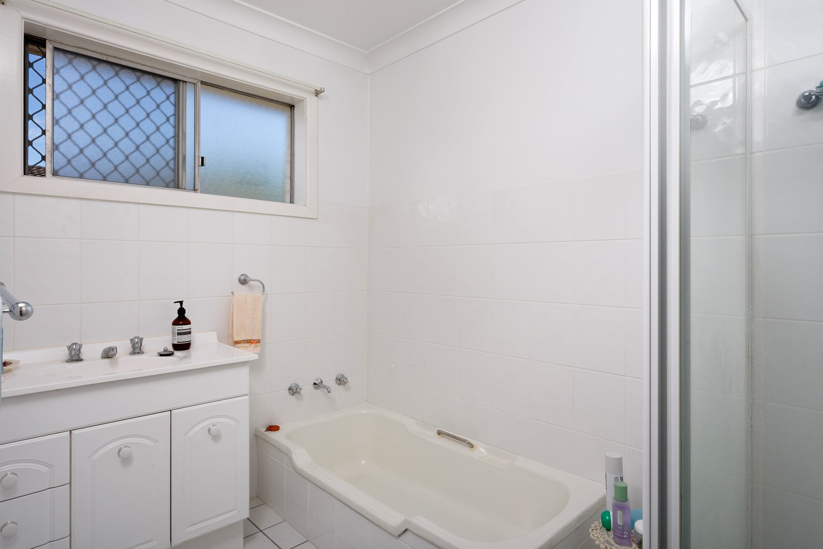 19 Vasey Street ASHMONT 9
