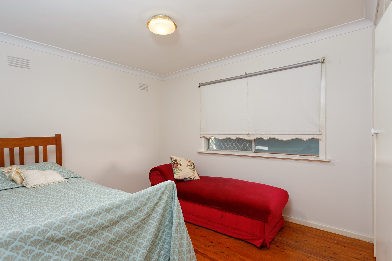 19 Vasey Street ASHMONT 6
