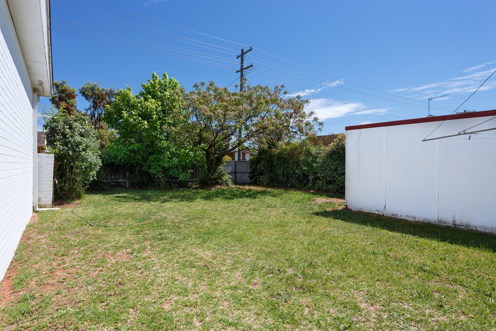 19 Vasey Street ASHMONT 10