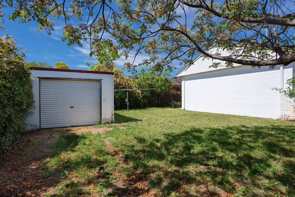 19 Vasey Street ASHMONT 11