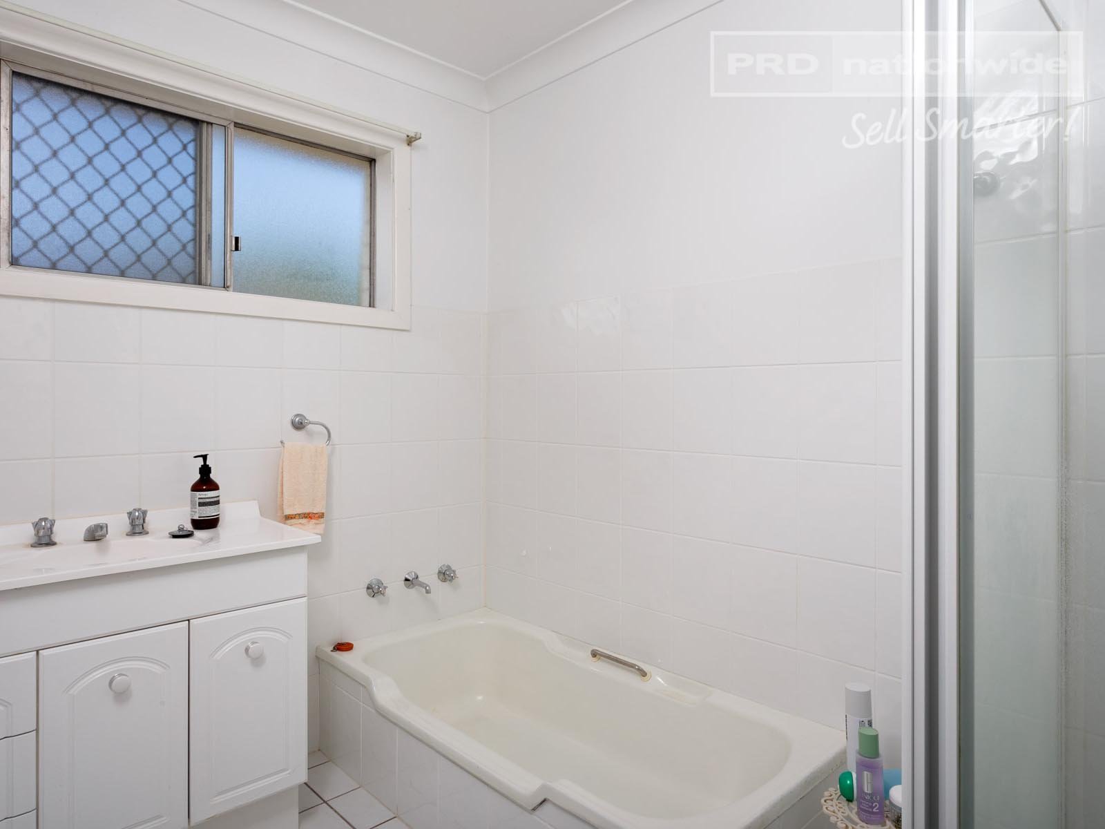 19 Vasey Street ASHMONT 9