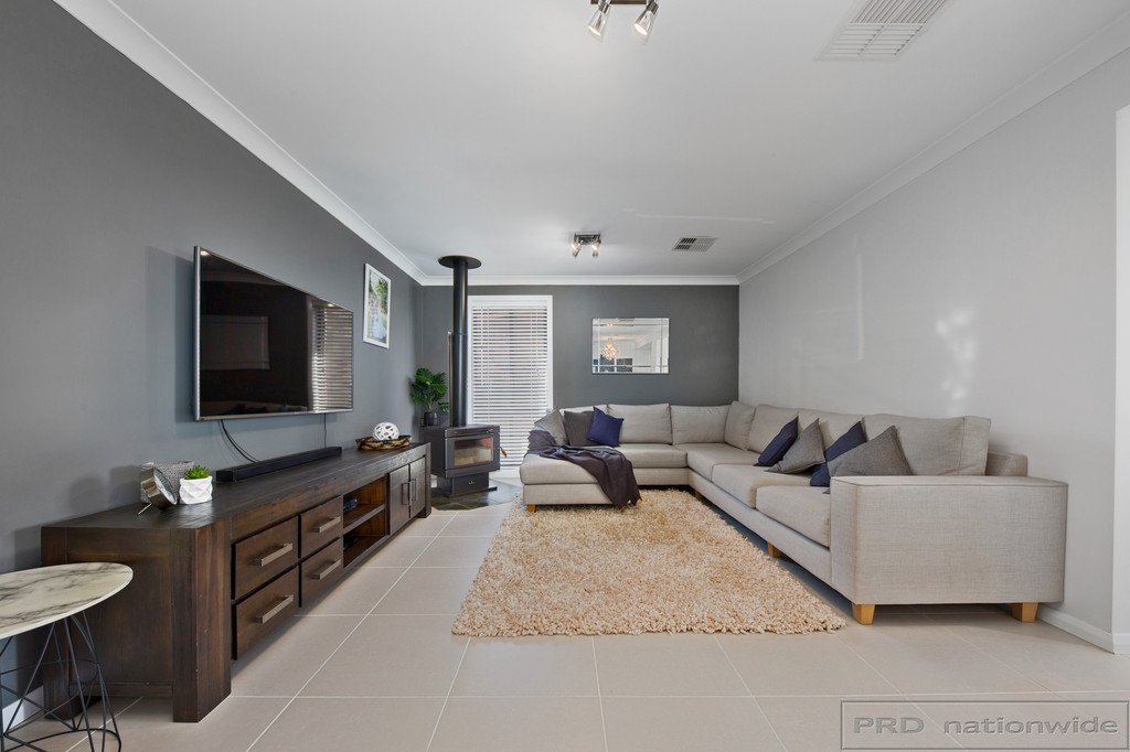 19 Vista Parade EAST MAITLAND 7