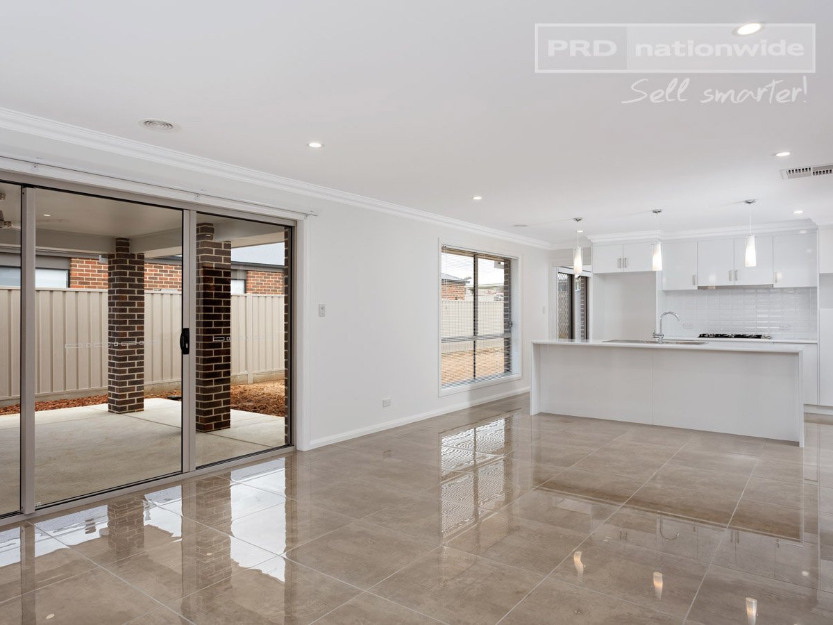 19 Watson Boulevard LLOYD 1