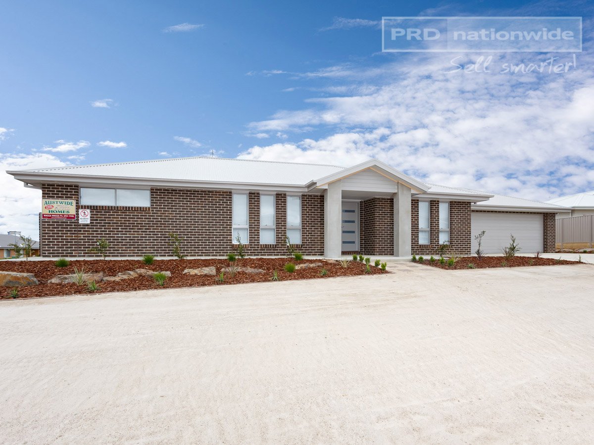 19 Watson Boulevard LLOYD 2
