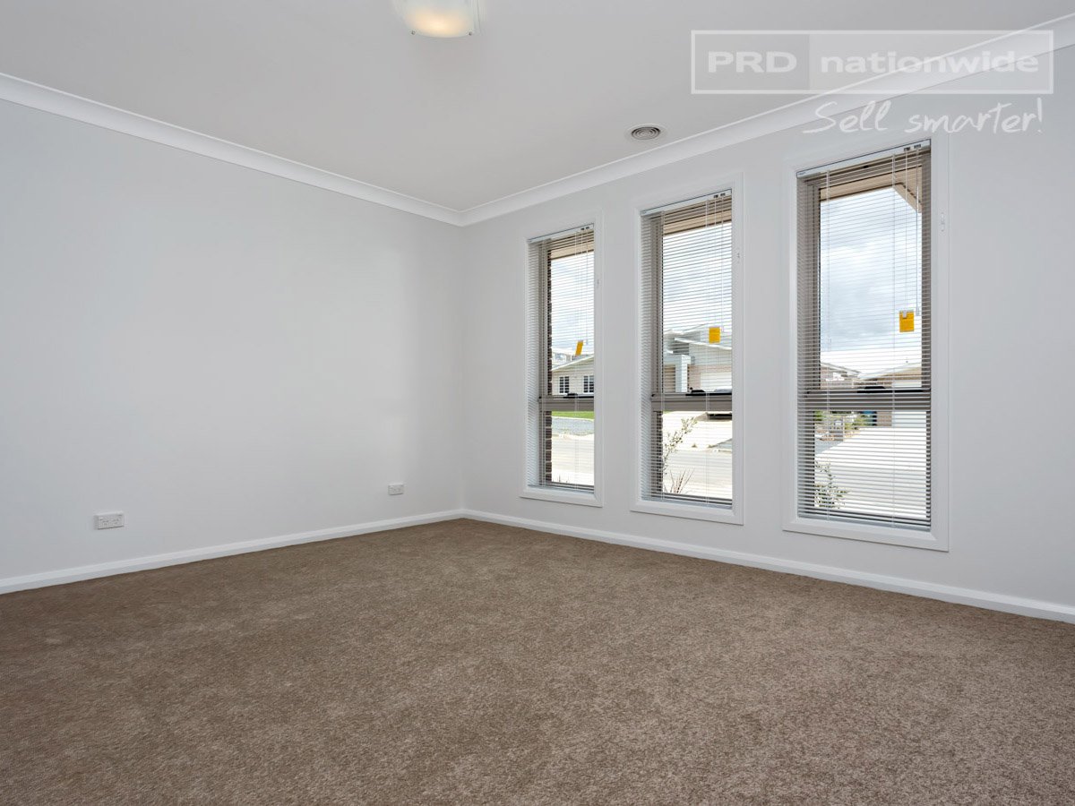 19 Watson Boulevard LLOYD 5