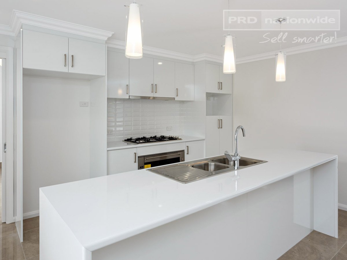 19 Watson Boulevard LLOYD 7