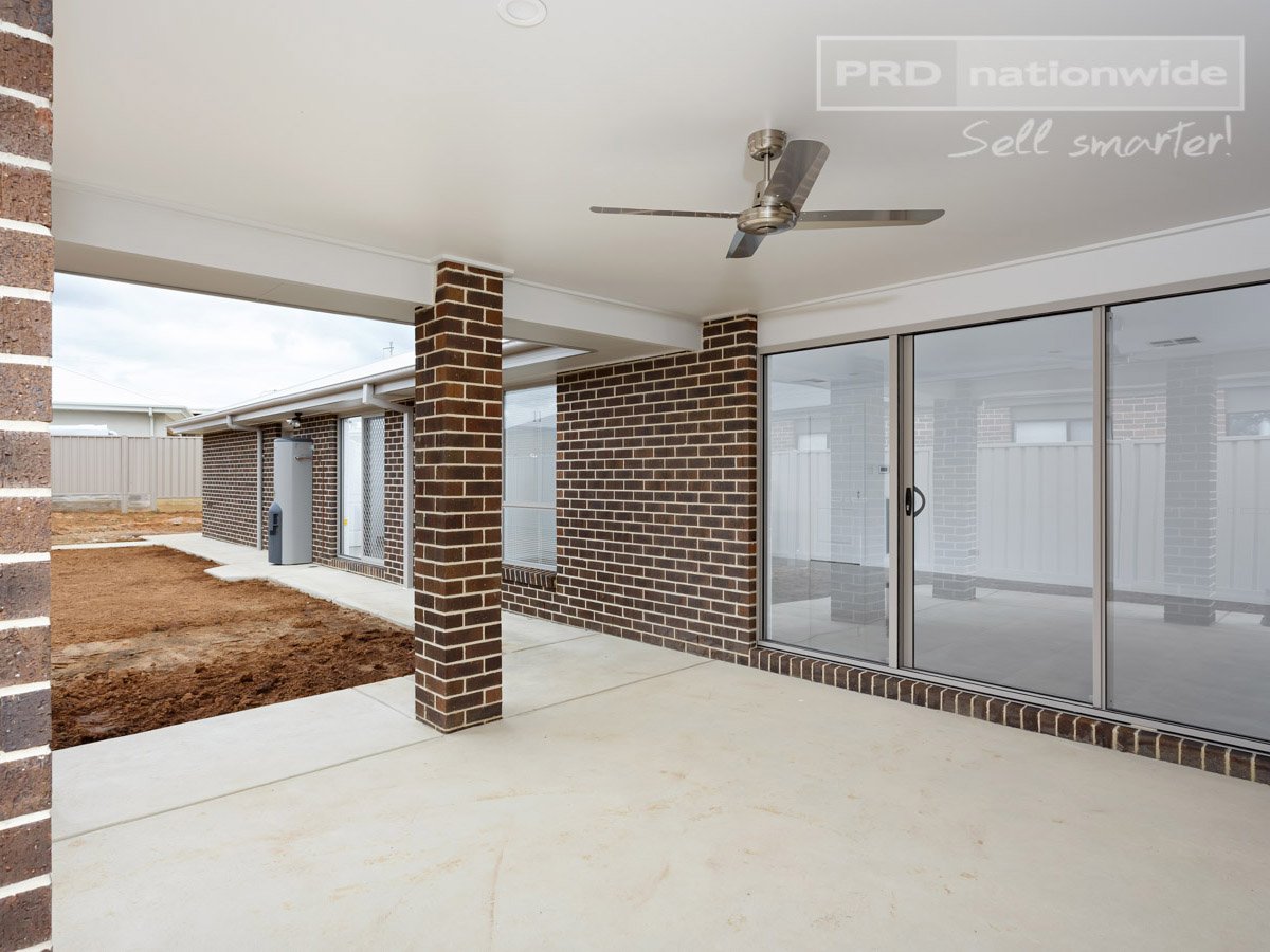 19 Watson Boulevard LLOYD 11