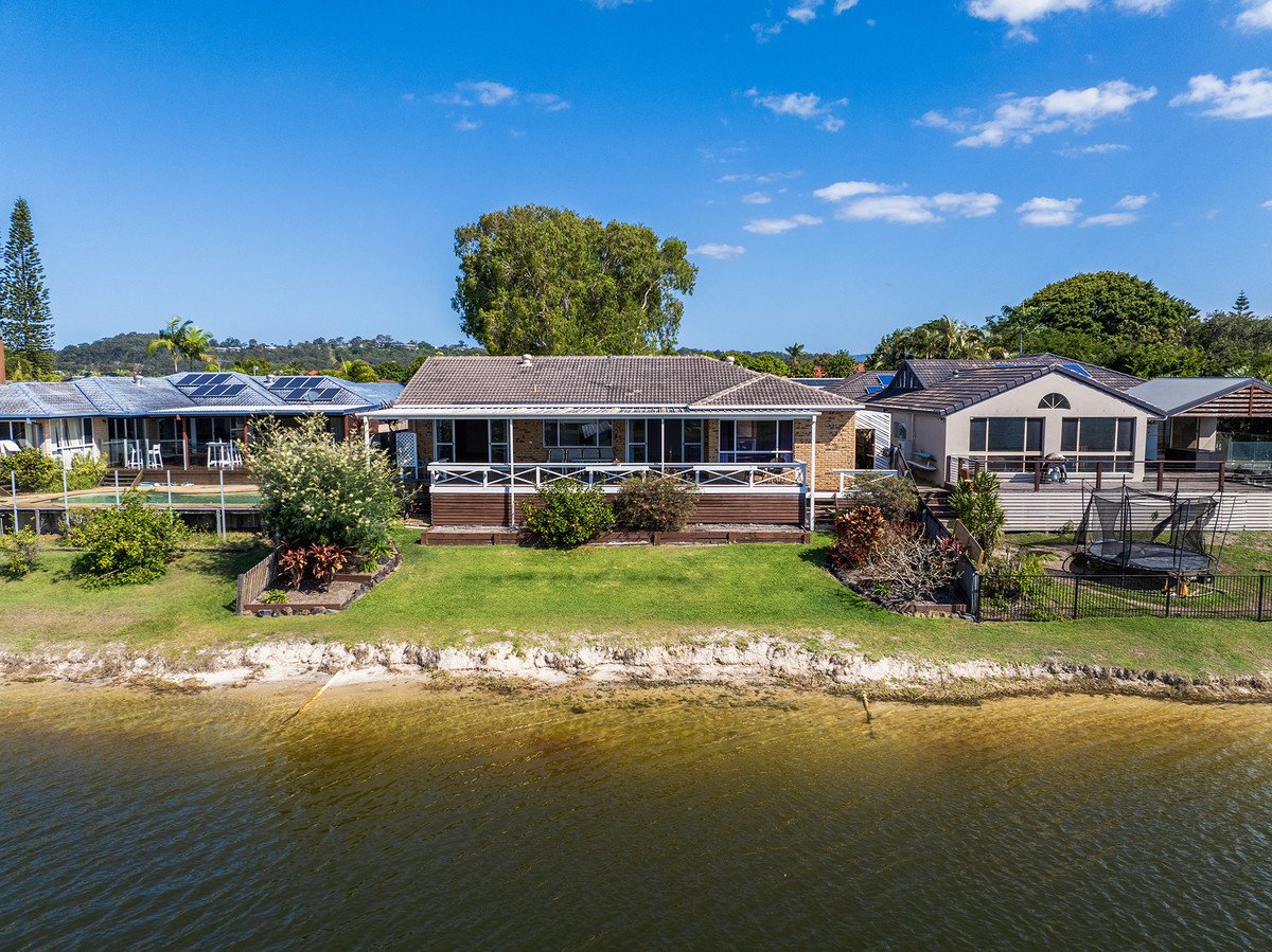 19 Wedgebill Parade BURLEIGH WATERS 16