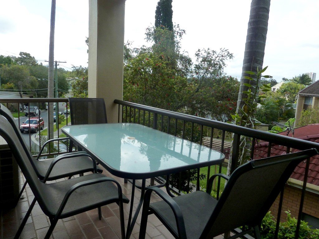 1/9 Weeumba Street CURRUMBIN 1