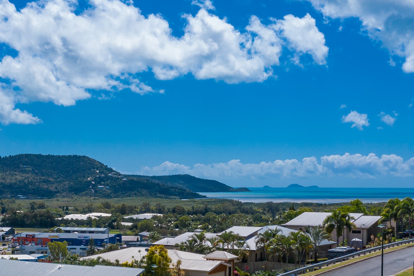 19 Whitehaven Crescent CANNONVALE 2