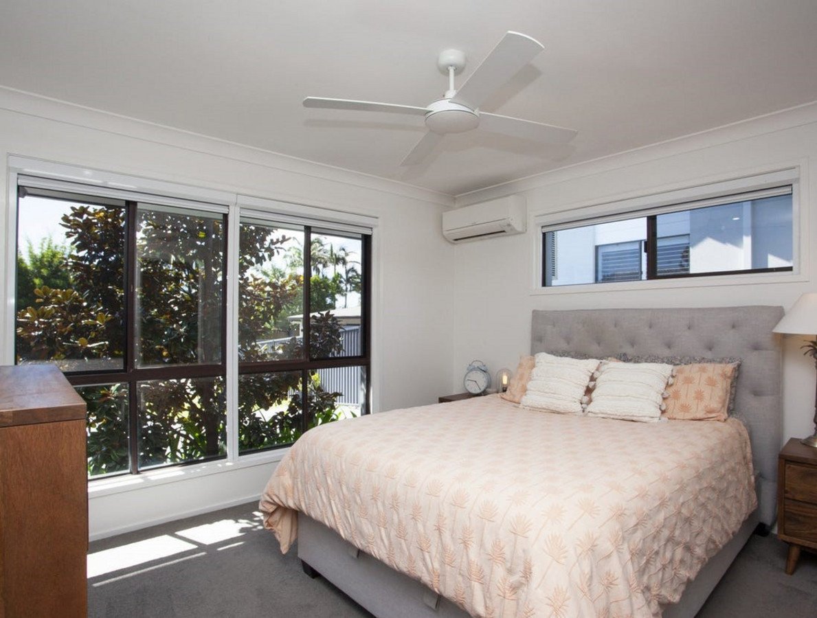 19 Whitehead Drive BURLEIGH WATERS 9