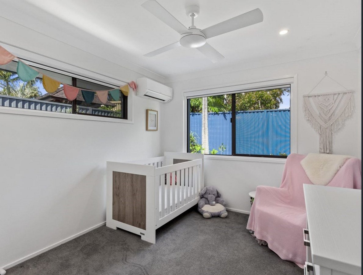 19 Whitehead Drive BURLEIGH WATERS 12