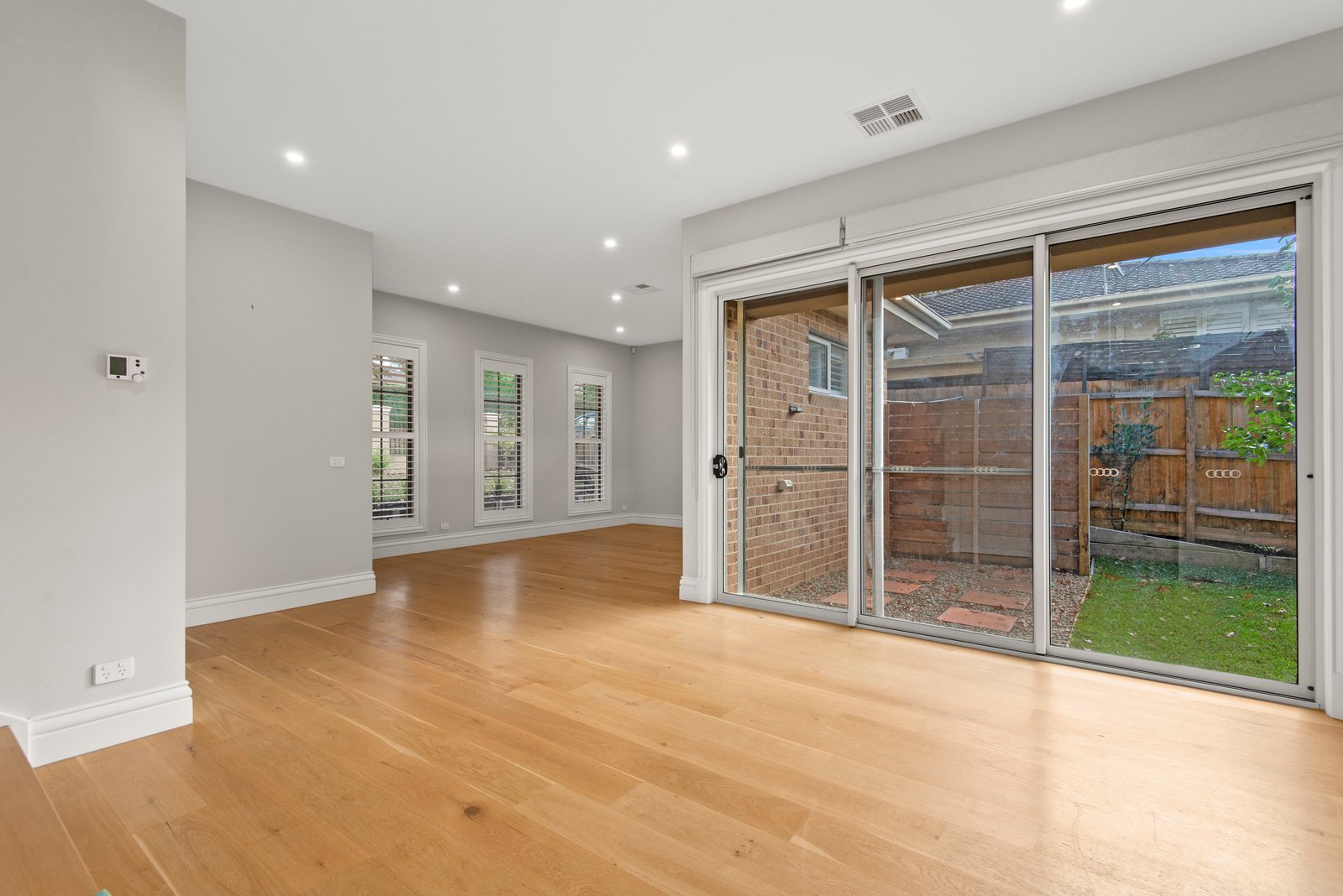 1/9 Willcyrus Street, Surrey Hills, Vic