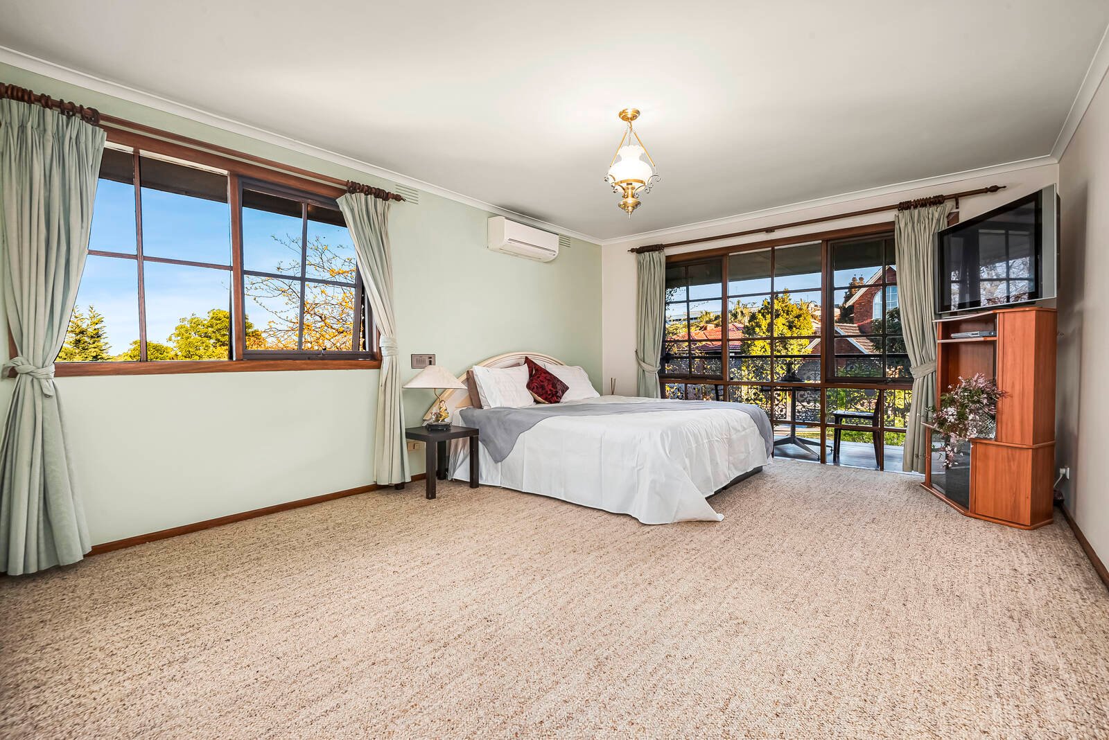 Real Estate and Property in 19 Winbrook Court, Doncaster, VIC