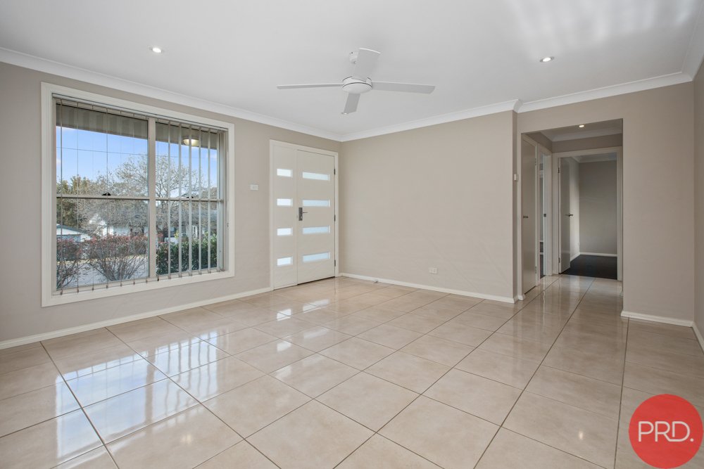 1/9 Windermere Road LOCHINVAR 13