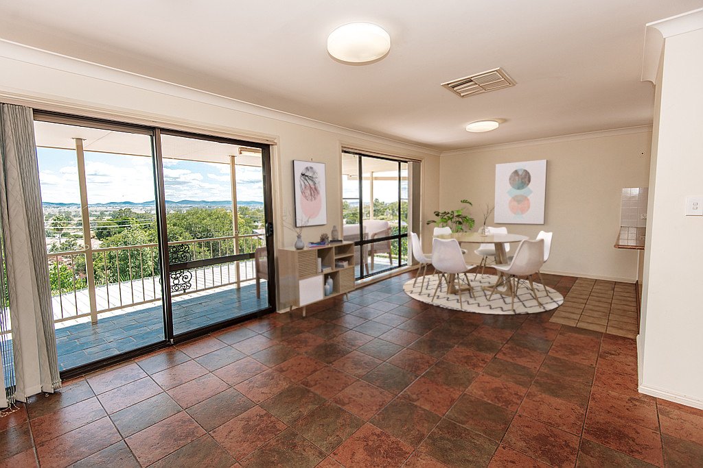 19 Woodbry Crescent TAMWORTH 9