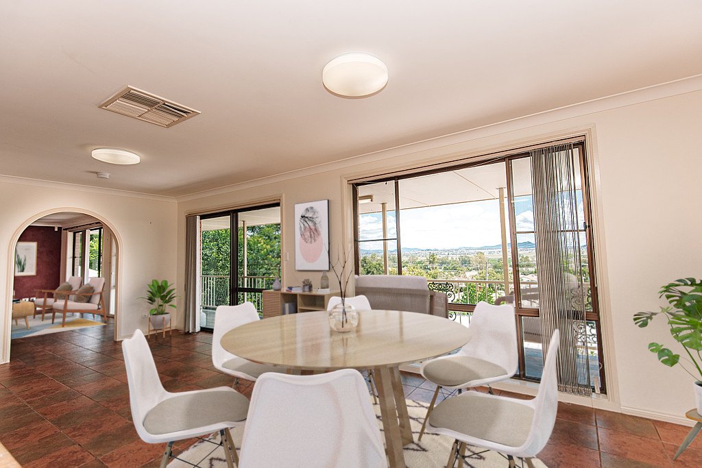 19 Woodbry Crescent TAMWORTH 10