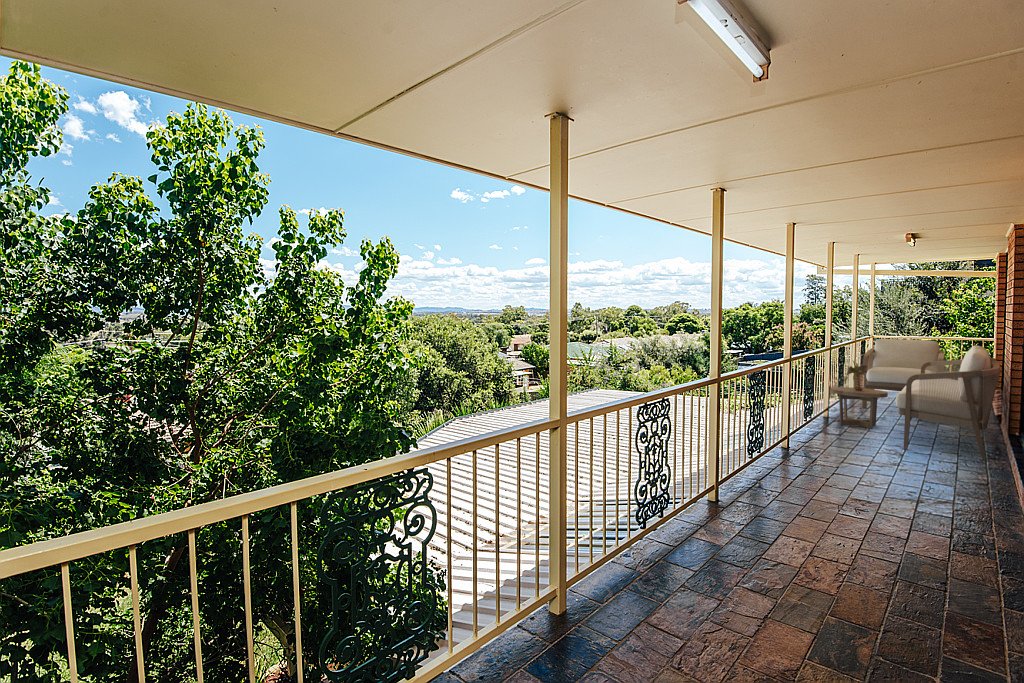 19 Woodbry Crescent TAMWORTH 15