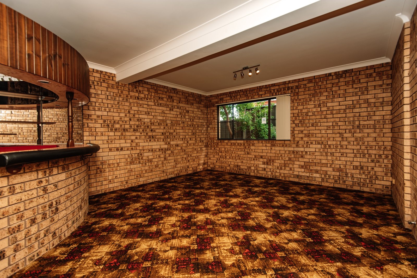 19 Woodbry Crescent TAMWORTH 24