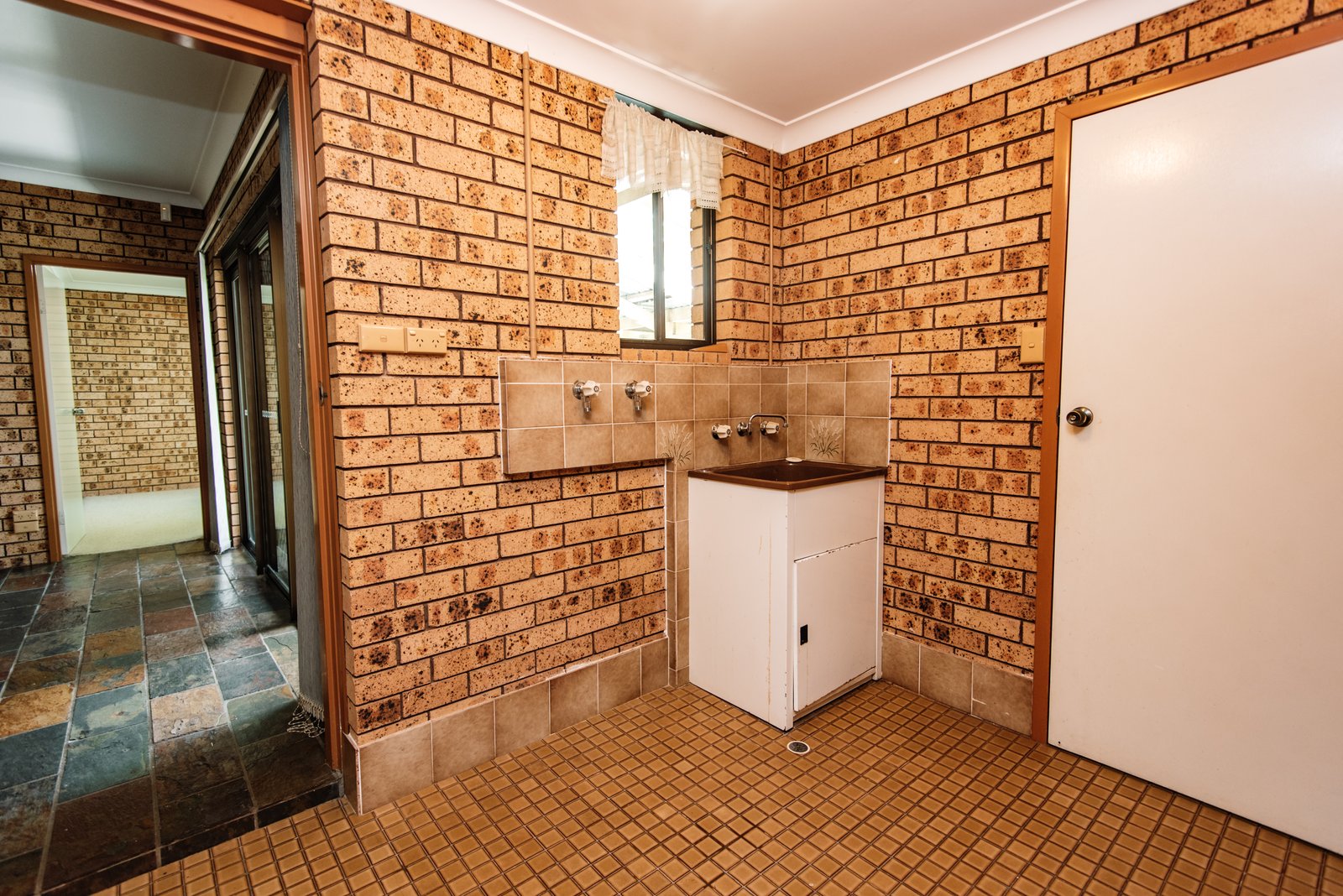 19 Woodbry Crescent TAMWORTH 28