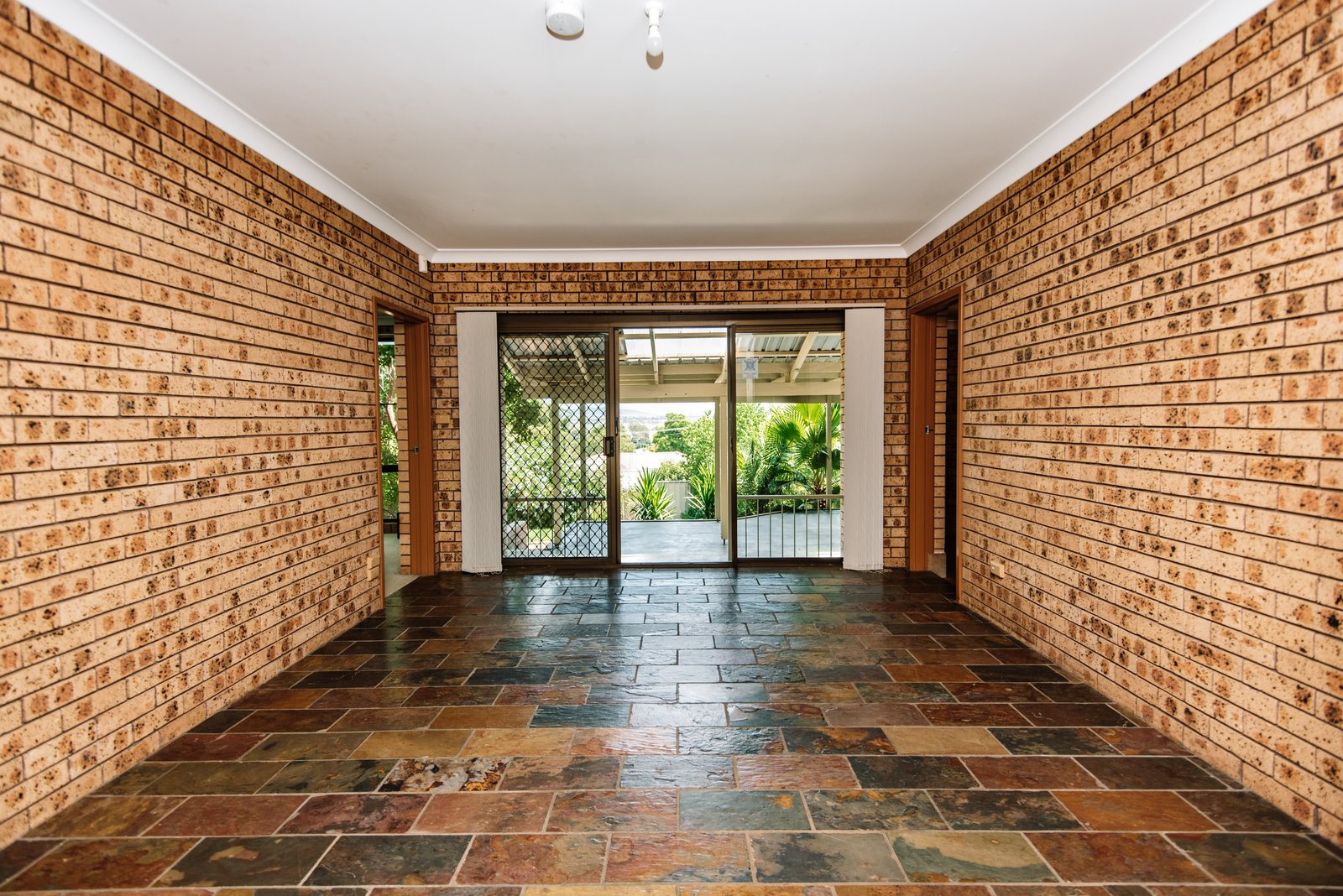 19 Woodbry Crescent TAMWORTH 30