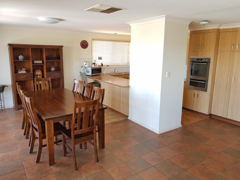 19 Woodbry Crescent TAMWORTH 5