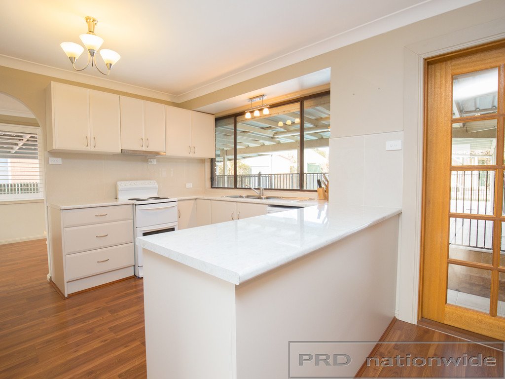 19 Wyndham St  GRETA 14