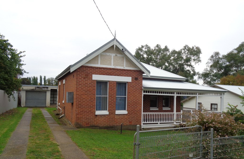 19 Wynyard Street TUMUT 2