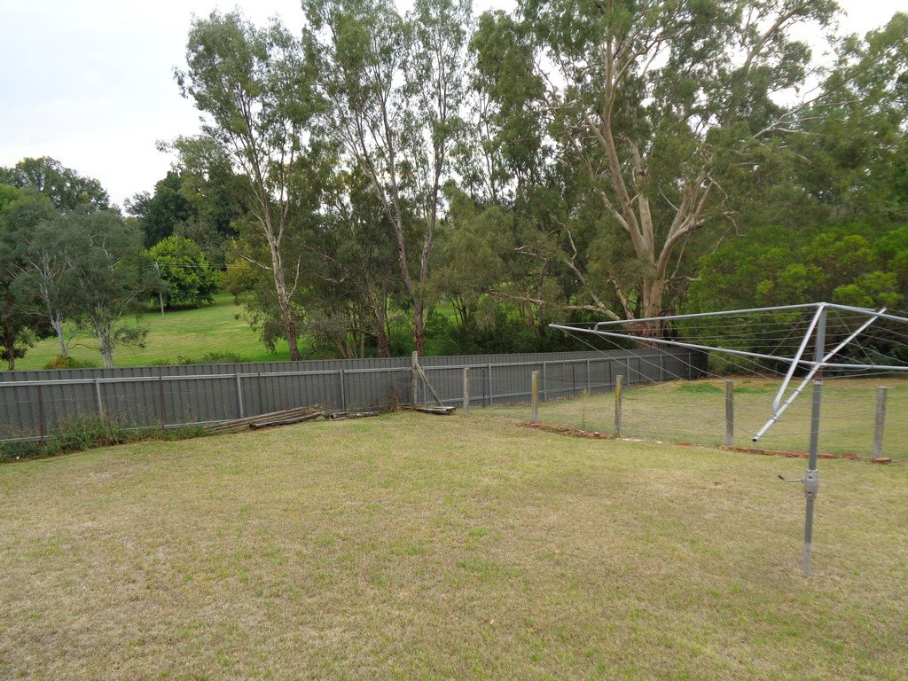 19 Wynyard Street TUMUT 8